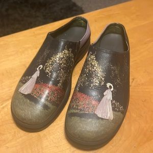 Jeon. Slip on rain shoes